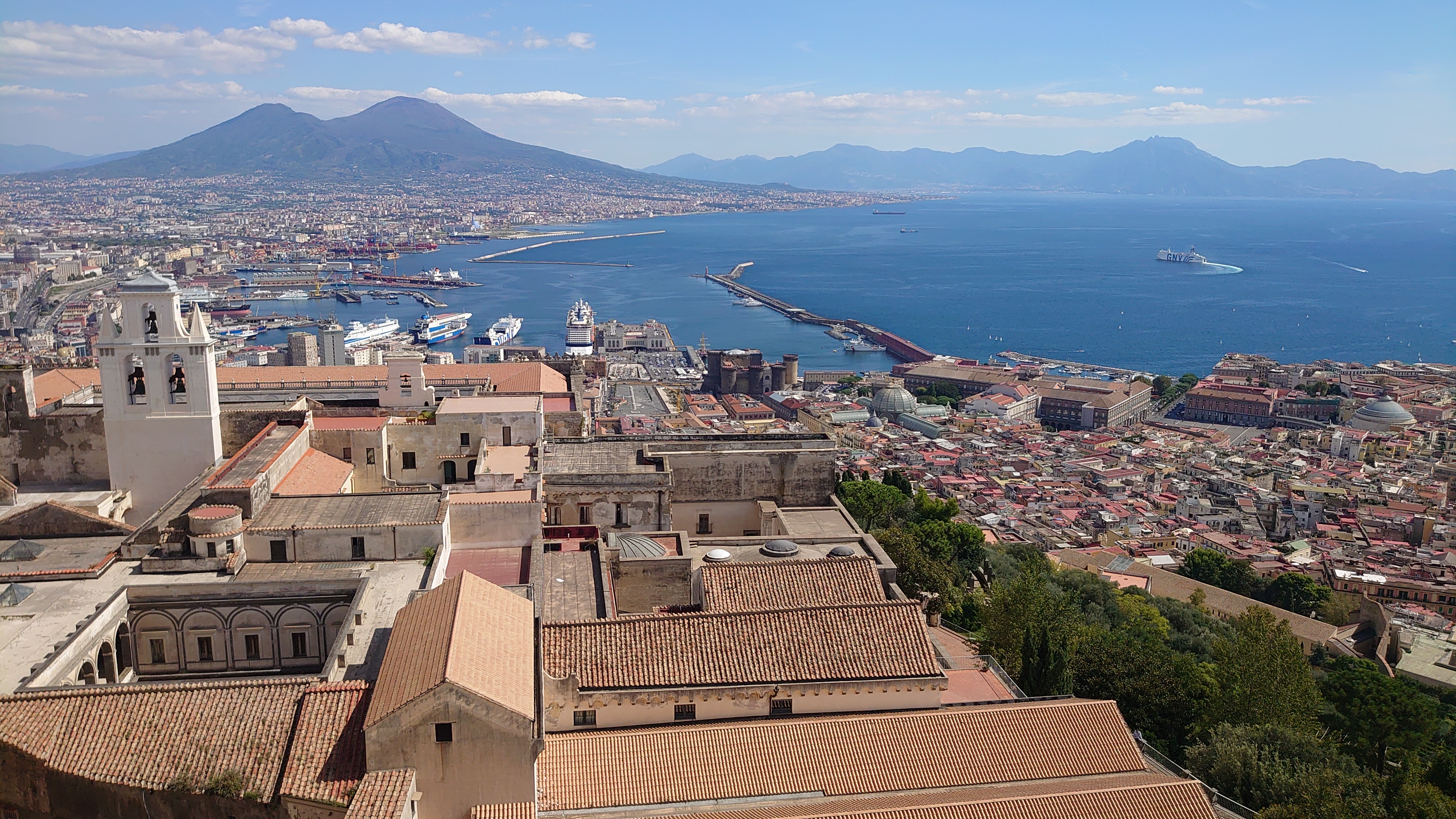 Napoli skyline